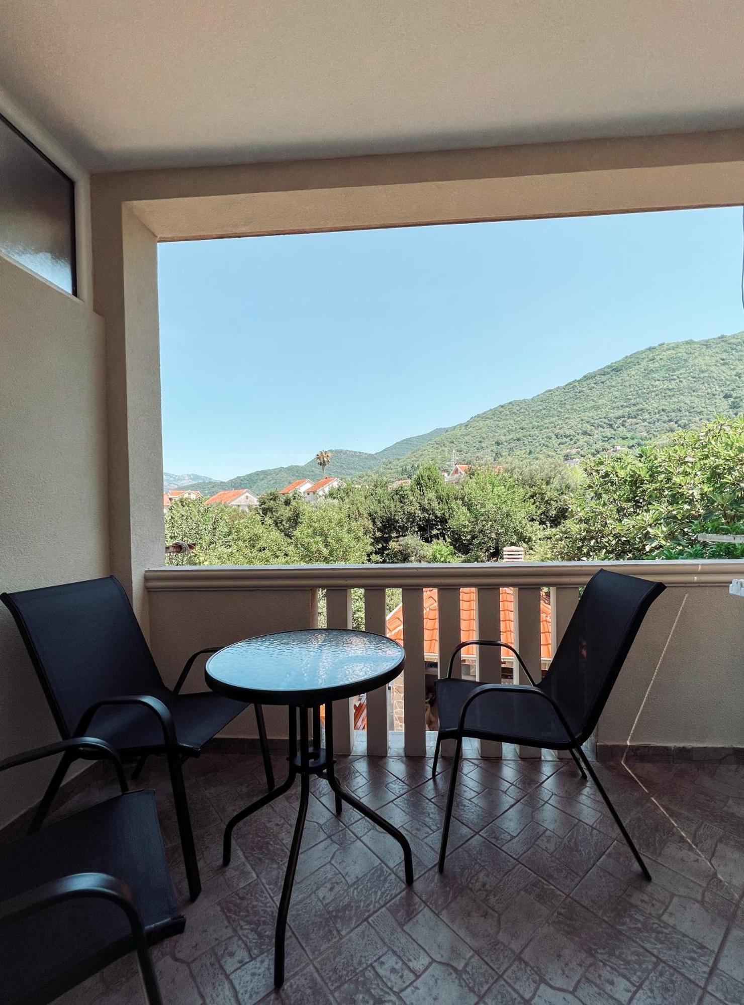 Mavalux Apartments Tivat Luaran gambar